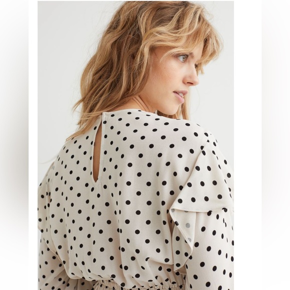 H&M MAMA Flounce Trim Nursing Blouse - Picture 7 of 8